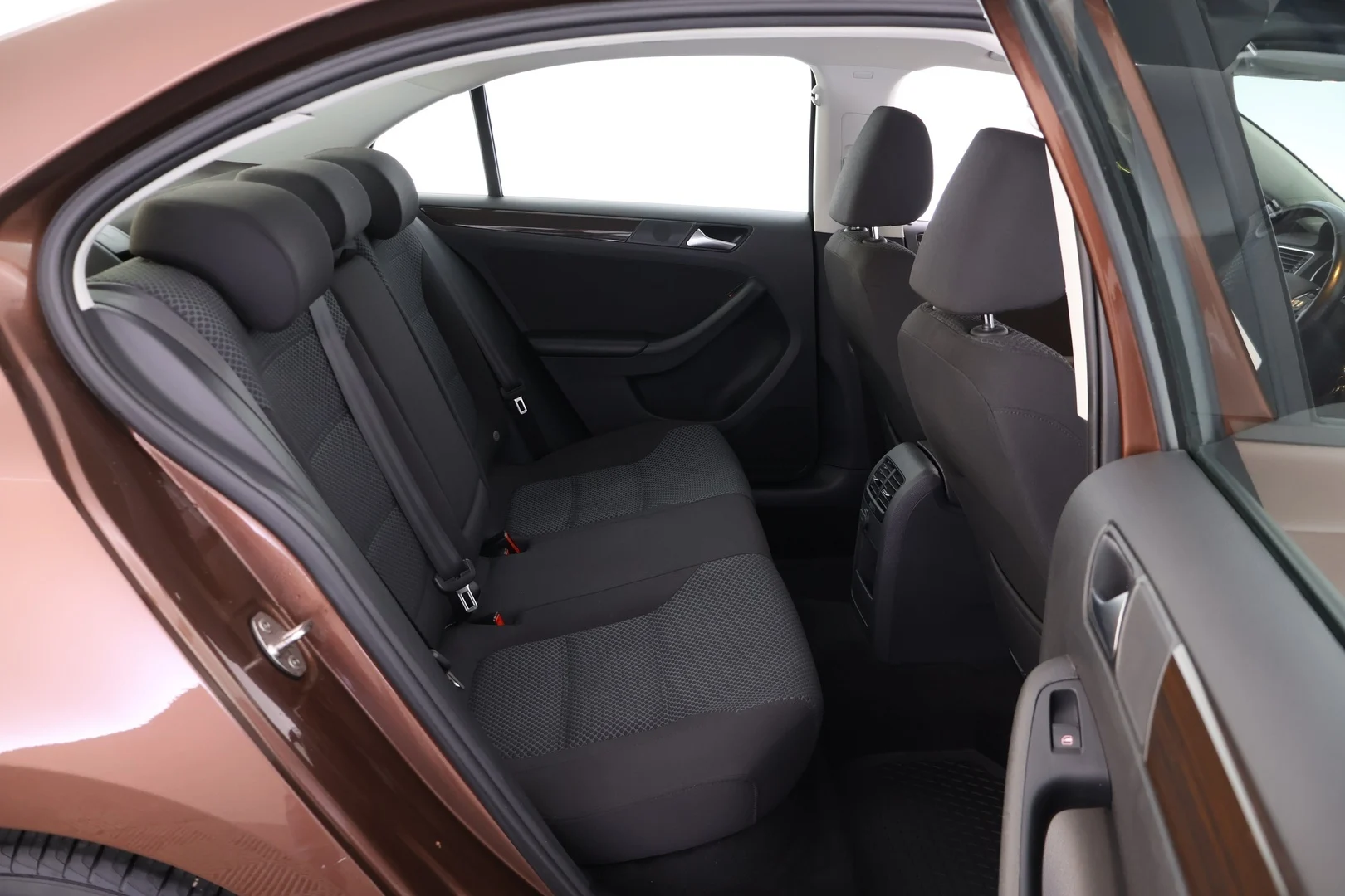 Car Image - 1Rumr1hICCzzyBZOV8z7J1