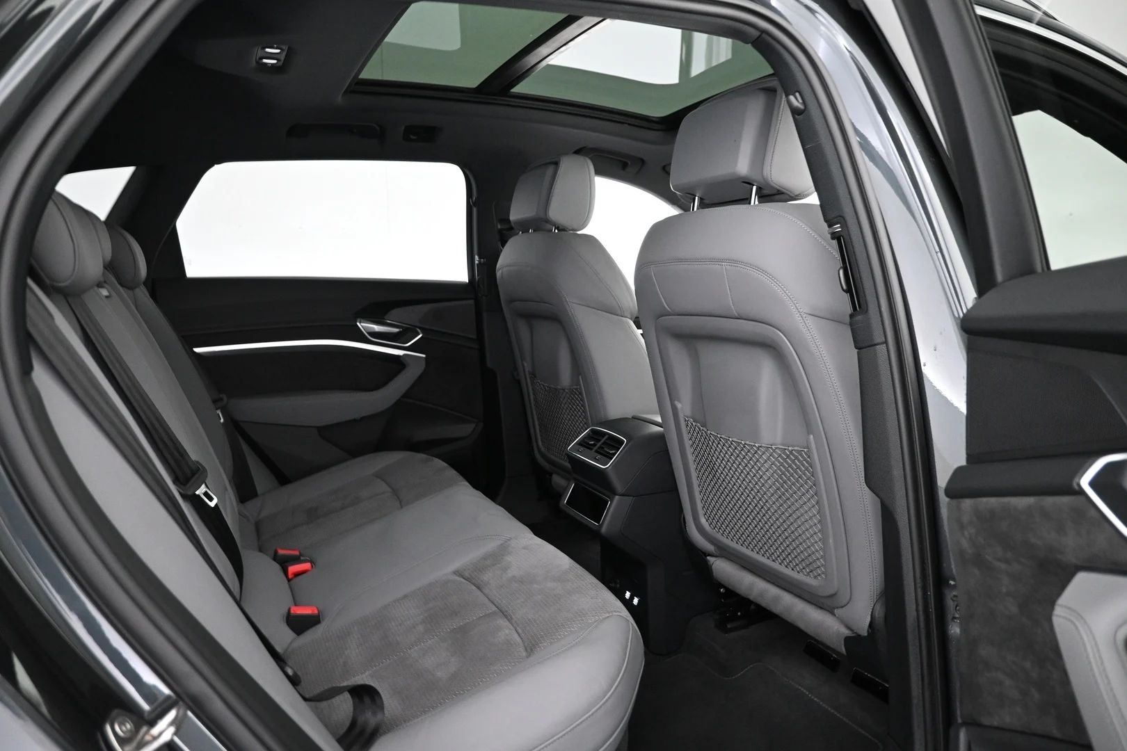 Car Image - 3O5iOEUPXbYYfAvQ4VB1YD