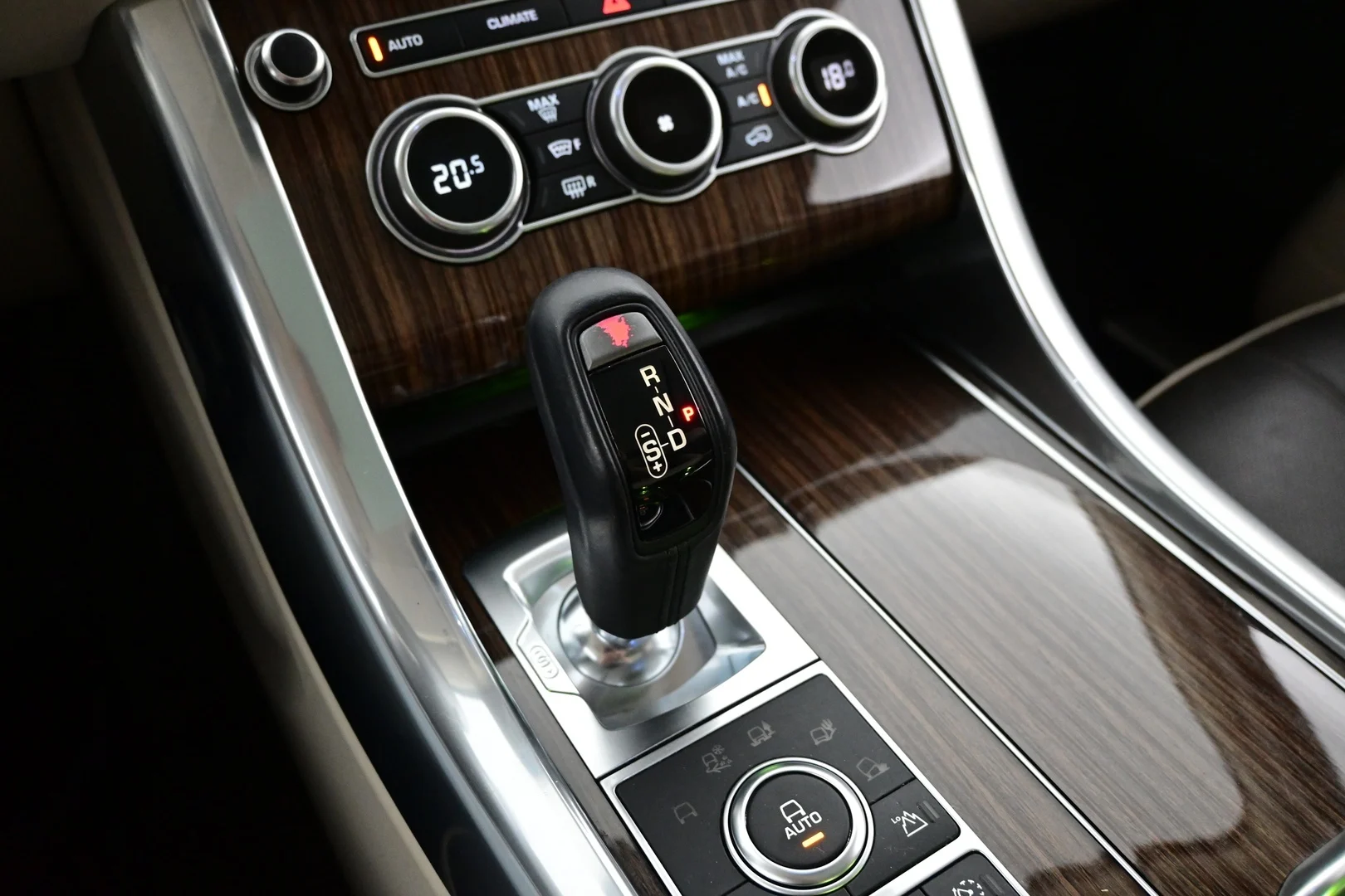 Car Image - 4qf8EgRTNbl2lTwTcrYU6Z