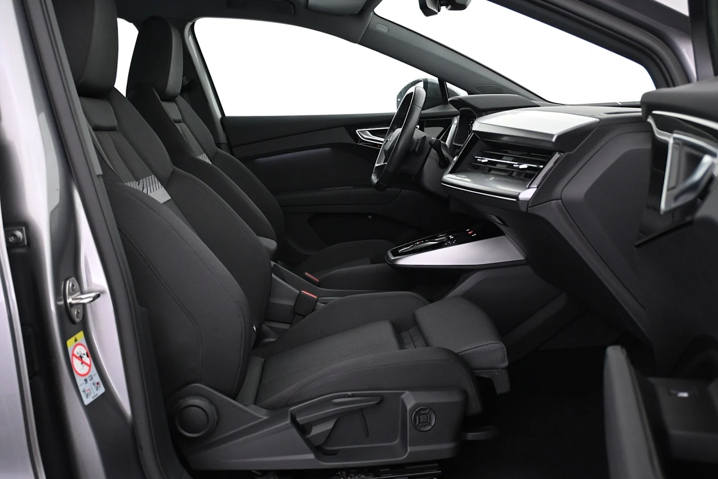 Car Image - 3UO44sRIgFgxoW75qINRdm
