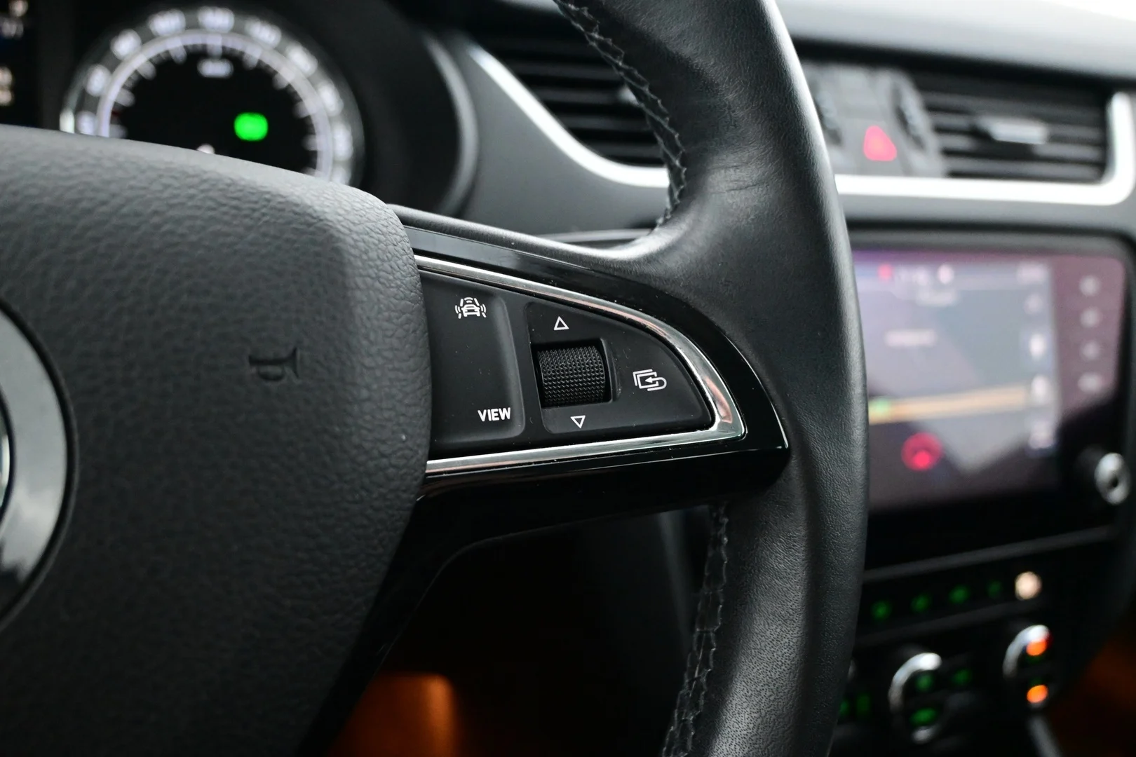 Car Image - 3wNmTCwUPHhRqNviNzXaBT