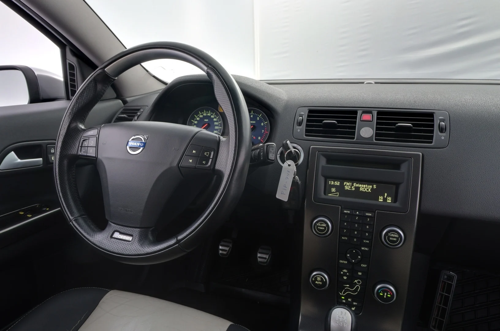 Car Image - 4njNFvgGB0f5997EOcOPRg