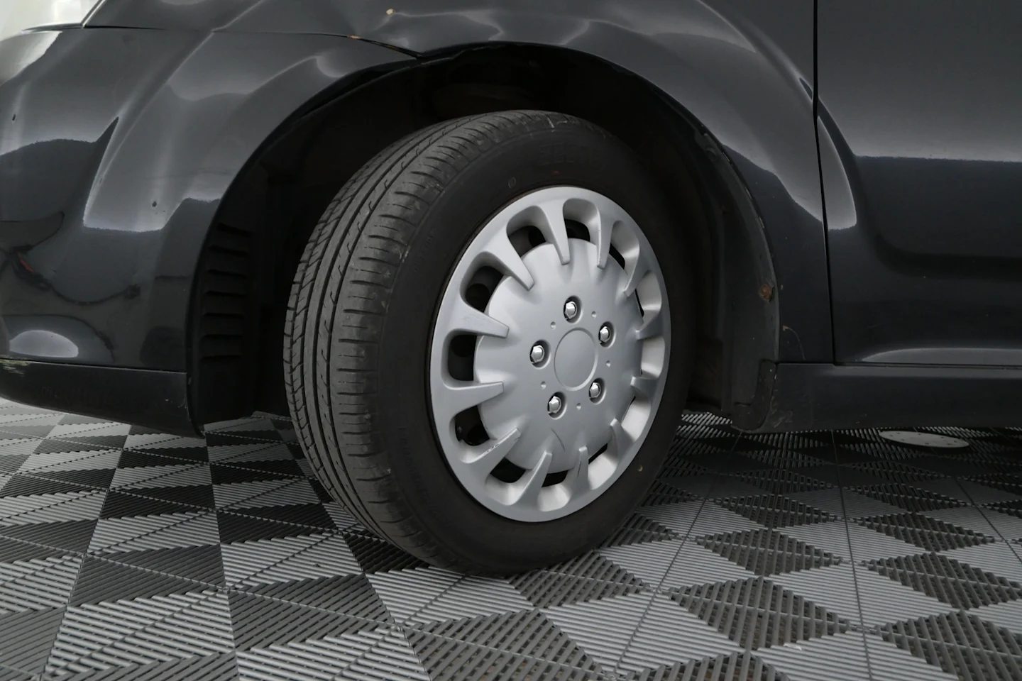 Car Image - 3eN5zLNMneXeRv0qK3Ois