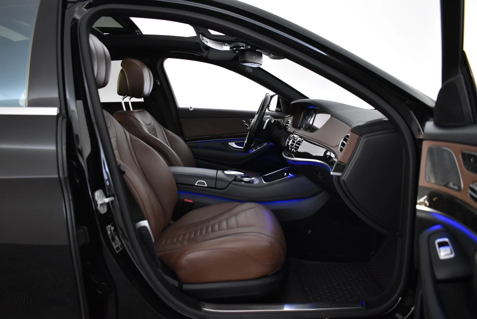 Car Image - 3w5m5XNrxrJYpU0y1IfDzY