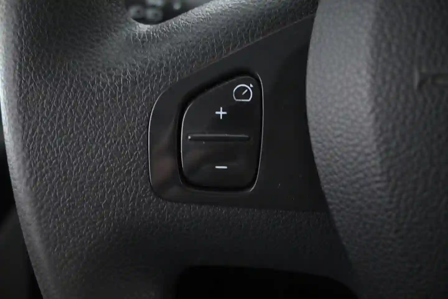 Car Image - 7yhX7HdyG0f0qEbLtIqBFL