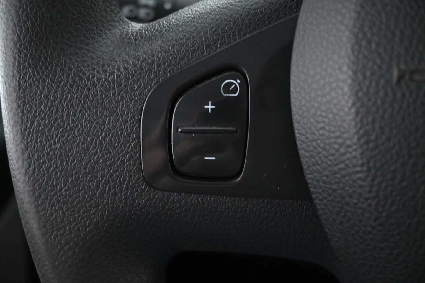 Car Image - 7yhX7HdyG0f0qEbLtIqBFL