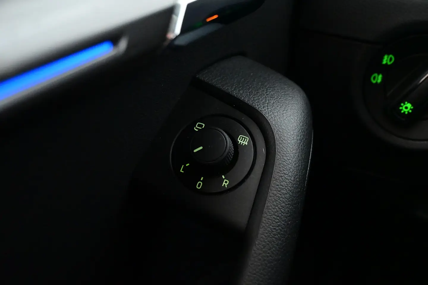 Car Image - Iy3yJM8V4h9xhr17REdd4