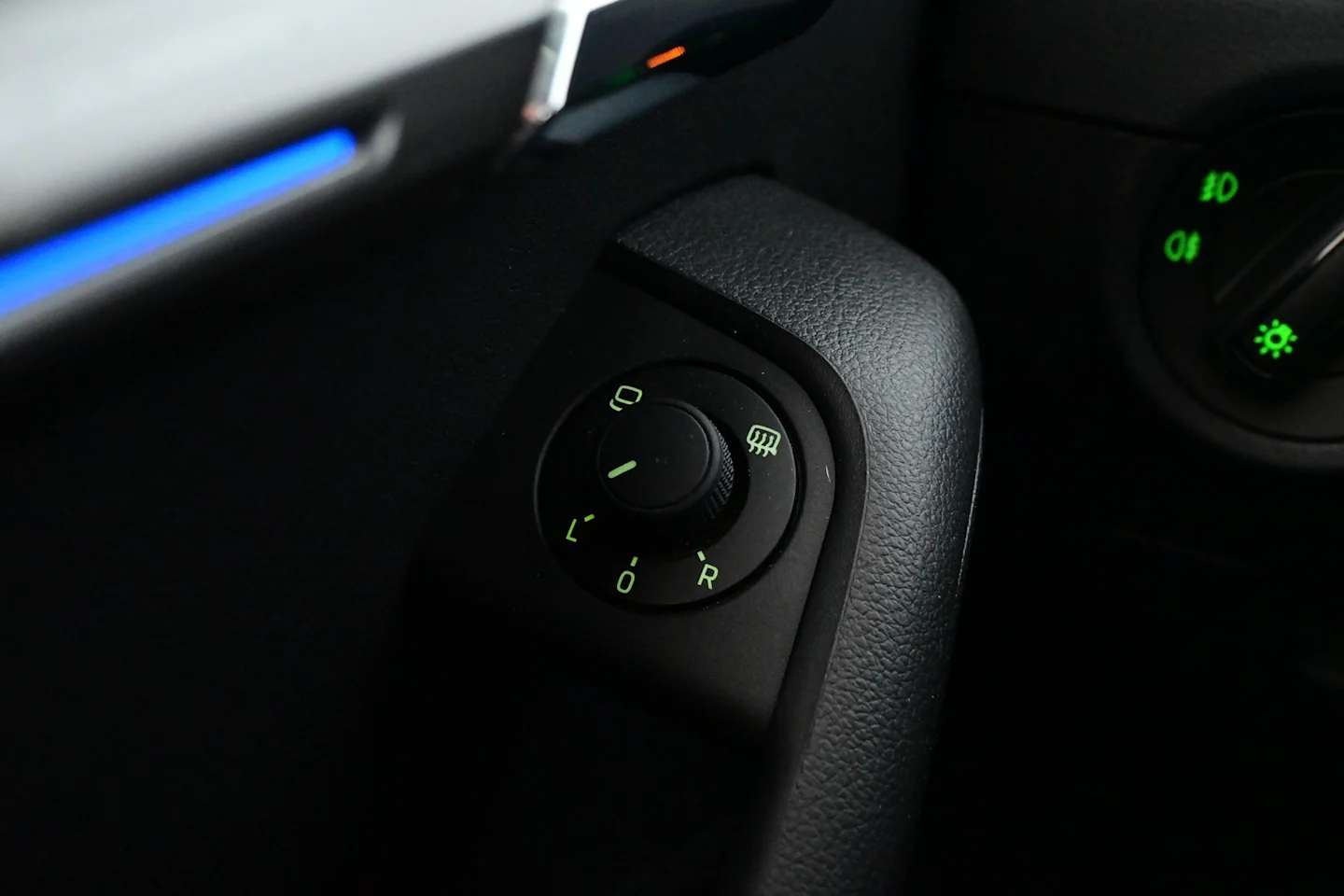 Car Image - Iy3yJM8V4h9xhr17REdd4