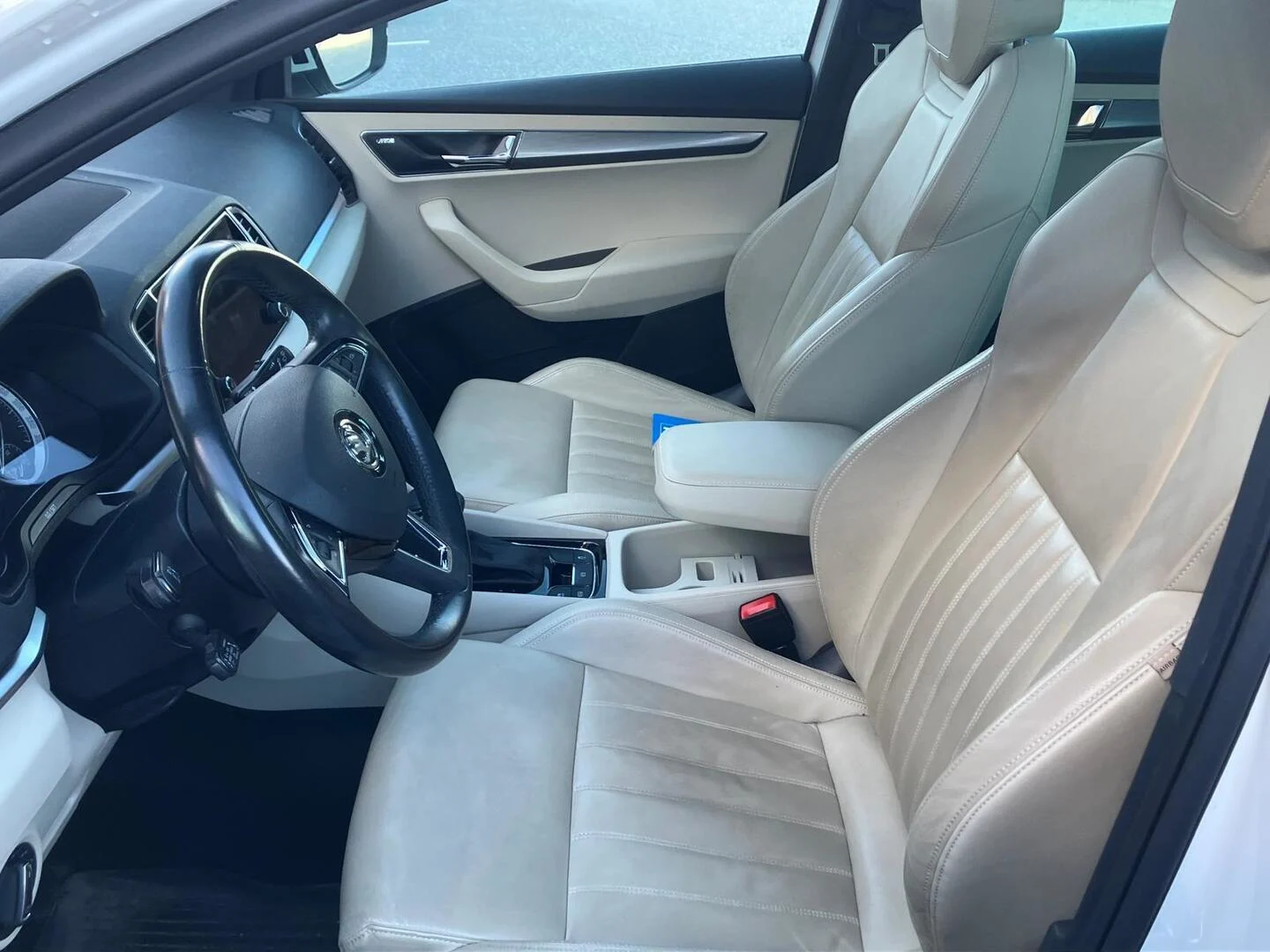 Car Image - 2tbXpgsljlo8fvcXOFptb6