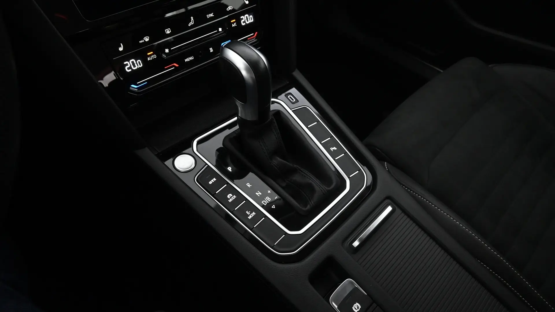Car Image - 7nvLmgwGLJhF7TlEUOtIes