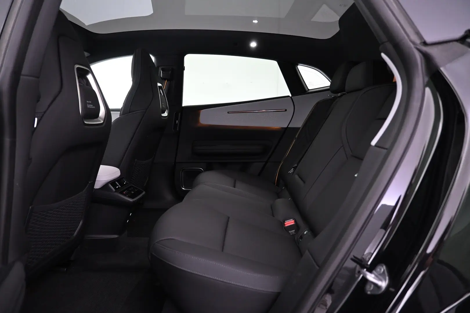 Car Image - Z4el73J9vVMLgCiWNs87r