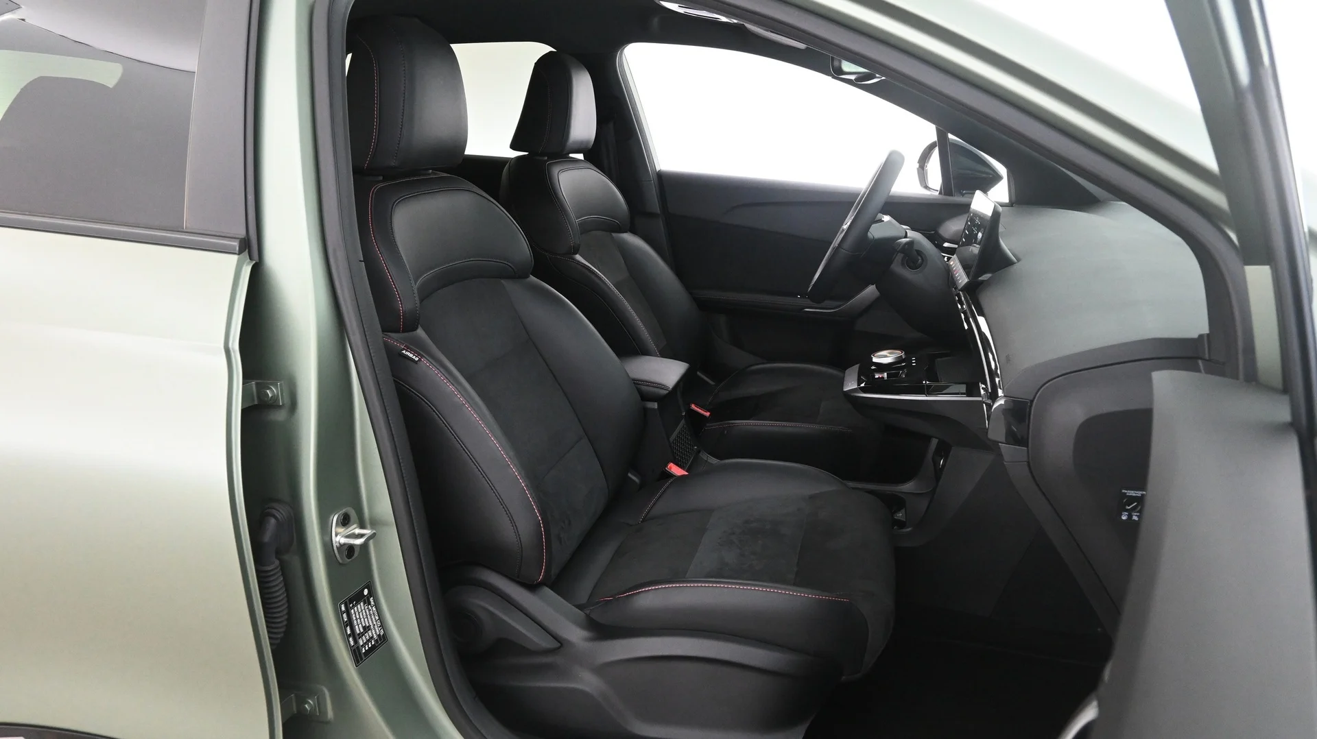 Car Image - r35fwUtKaSdo9e8a7ZDOp