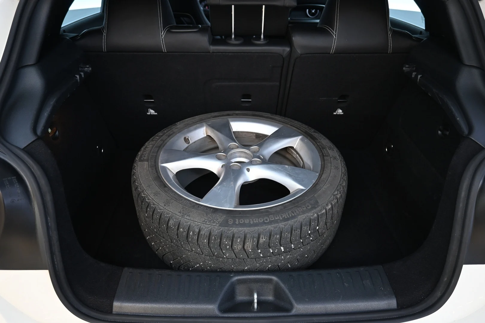 Car Image - 6QjmndQBVkeJpj6YEoqlJo