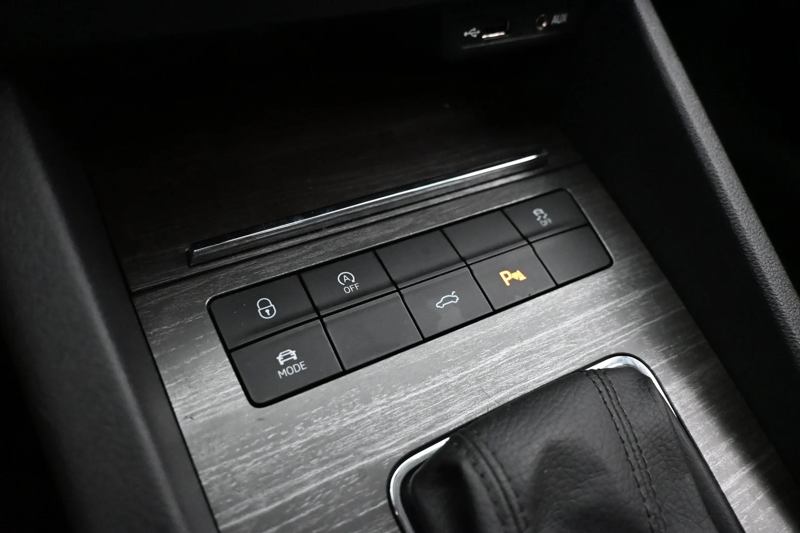Car Image - 4E8UZeSECFeKmjN55c1yDm