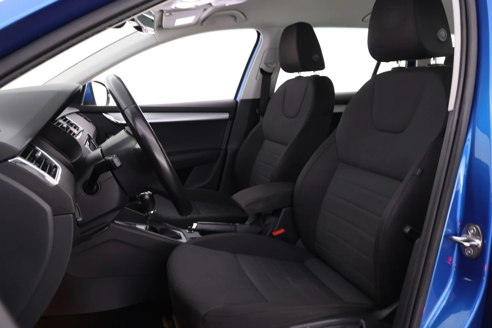 Car Image - 1KuFQjbEEaepXoIhdK35Oo