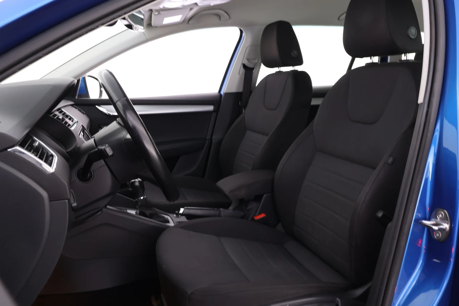 Car Image - 1KuFQjbEEaepXoIhdK35Oo
