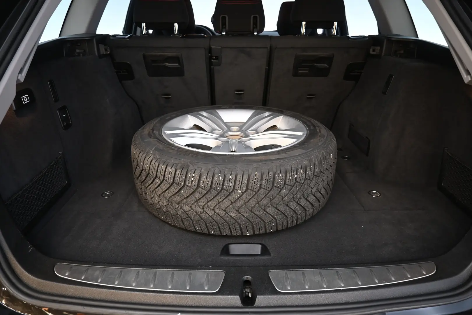 Car Image - 1el6iut8baHIyzkErViq70