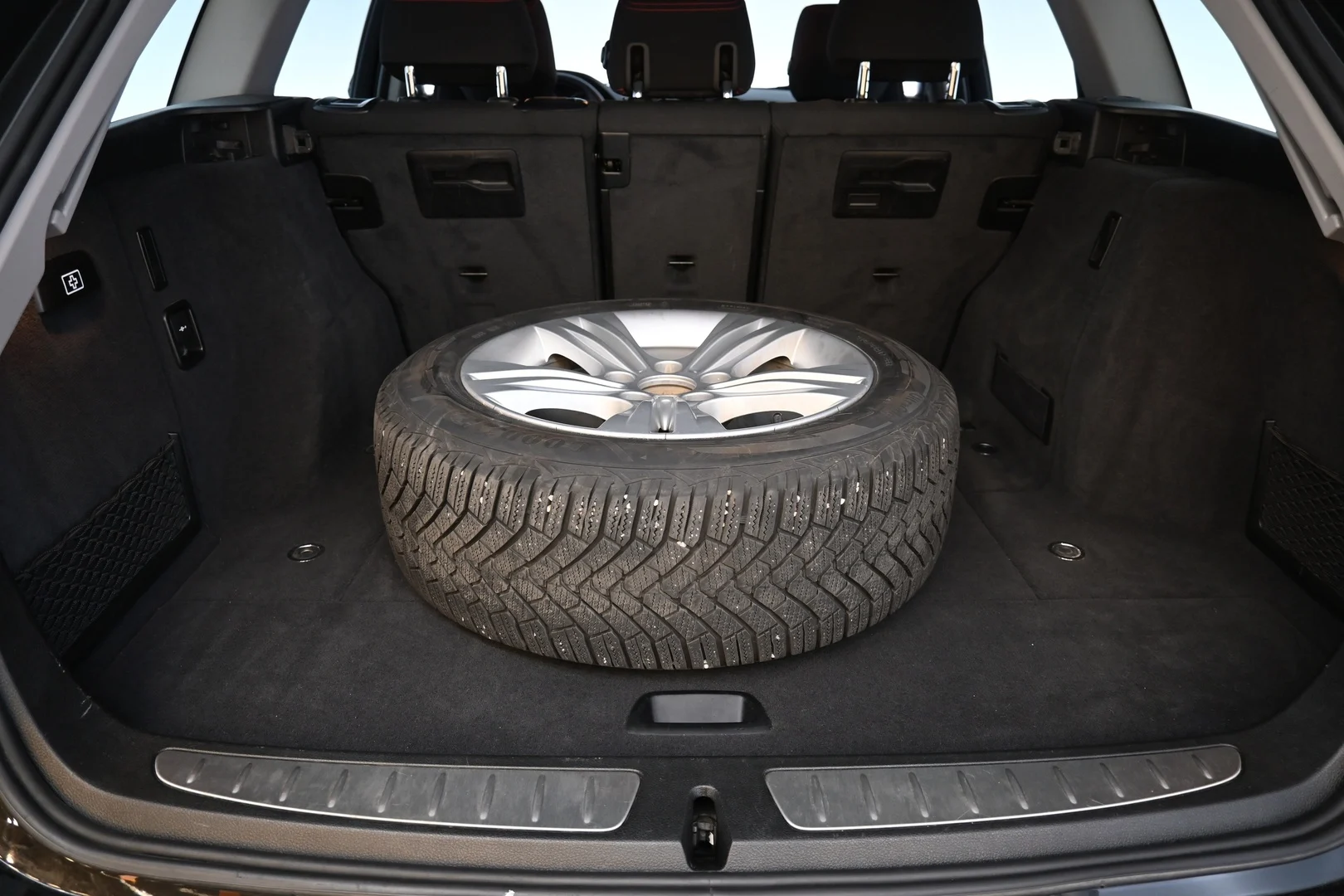 Car Image - 1el6iut8baHIyzkErViq70