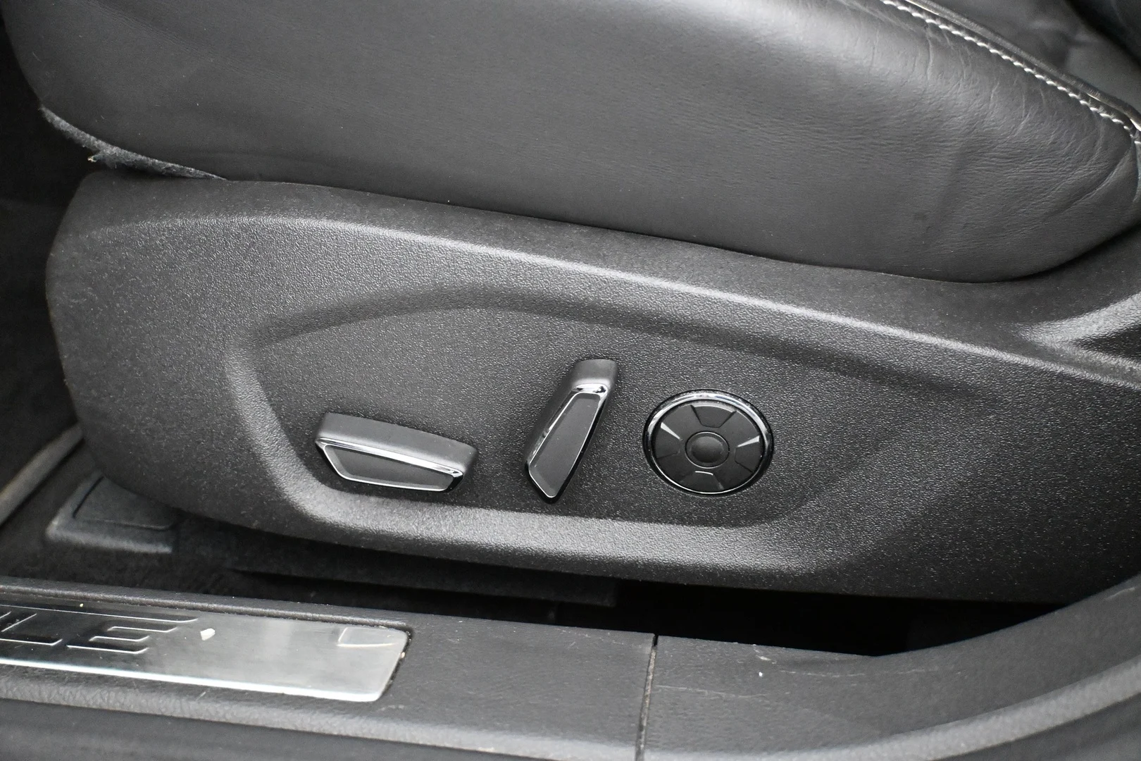 Car Image - 1KmbuaTEaS5powfs77Syc4