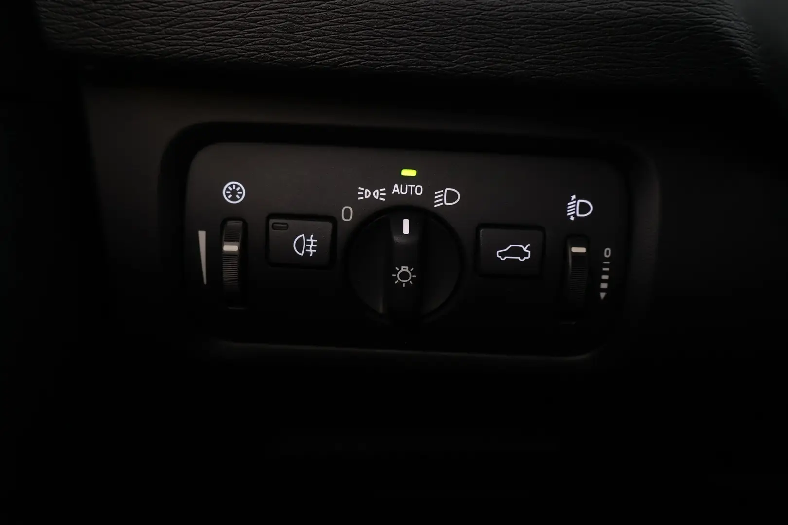 Car Image - 5VVjTj5PIbEMEqCtAG4O22