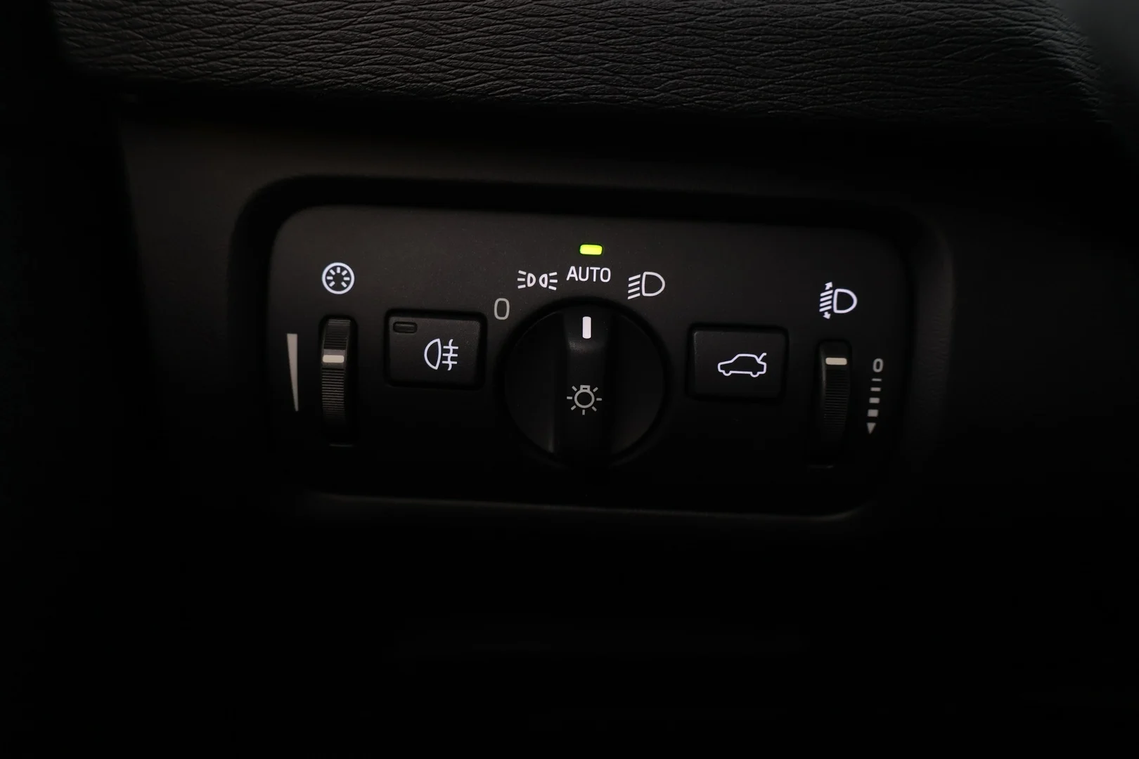 Car Image - 5VVjTj5PIbEMEqCtAG4O22