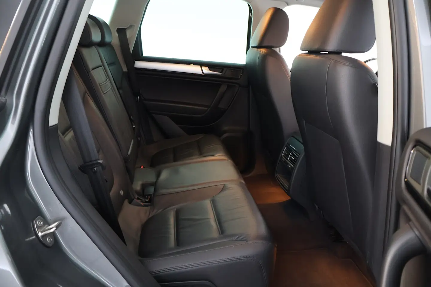 Car Image - 50bQSKPKUdplPkw9hT5JTe