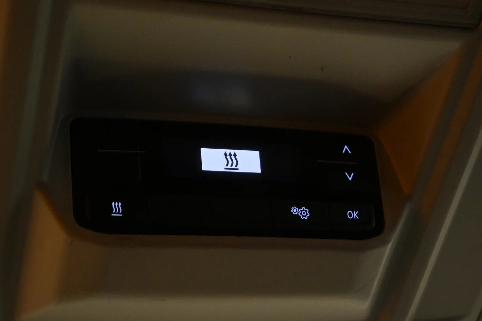 Car Image - 6nYJct0GCO3euZqpsegWUI
