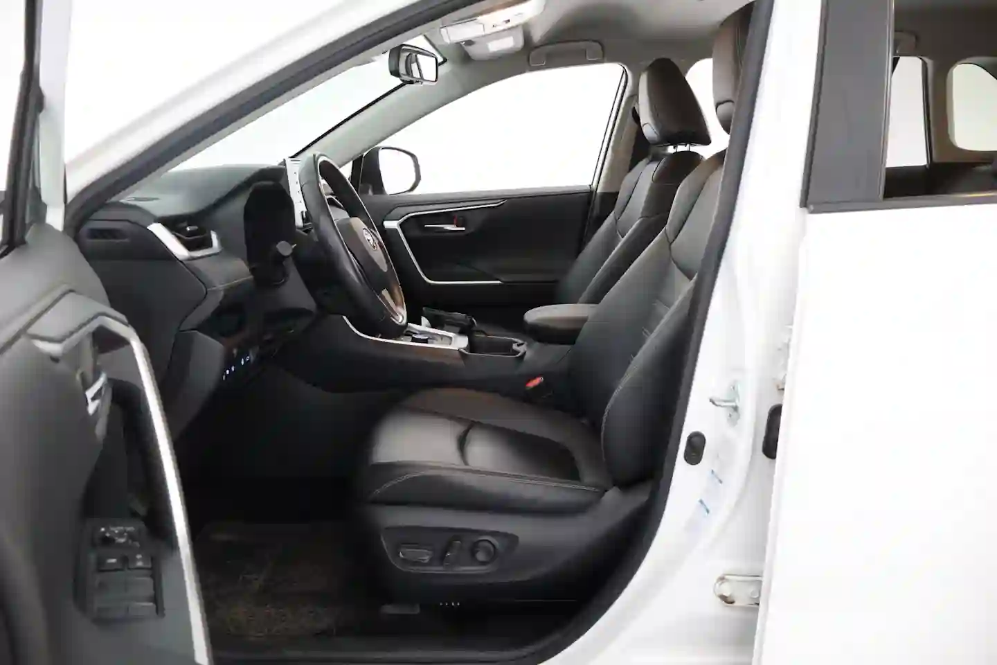 Car Image - 54lEwDgPemgLFdNwVlgiHg