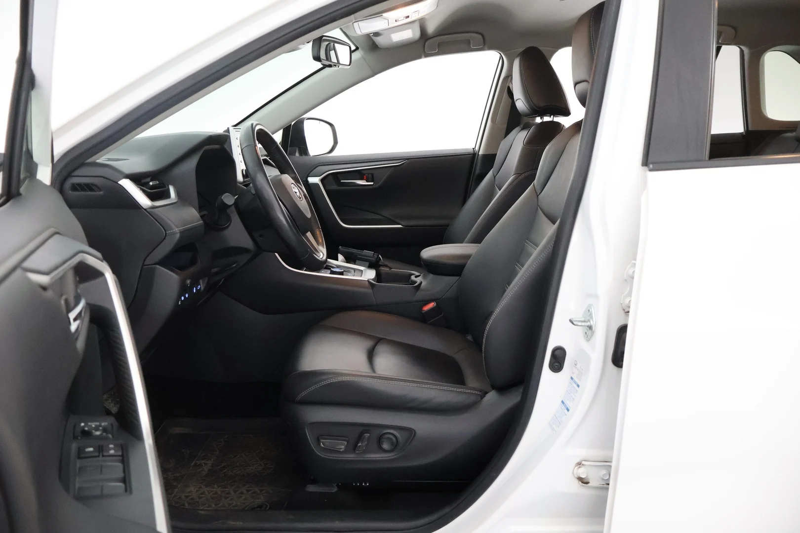 Car Image - 54lEwDgPemgLFdNwVlgiHg