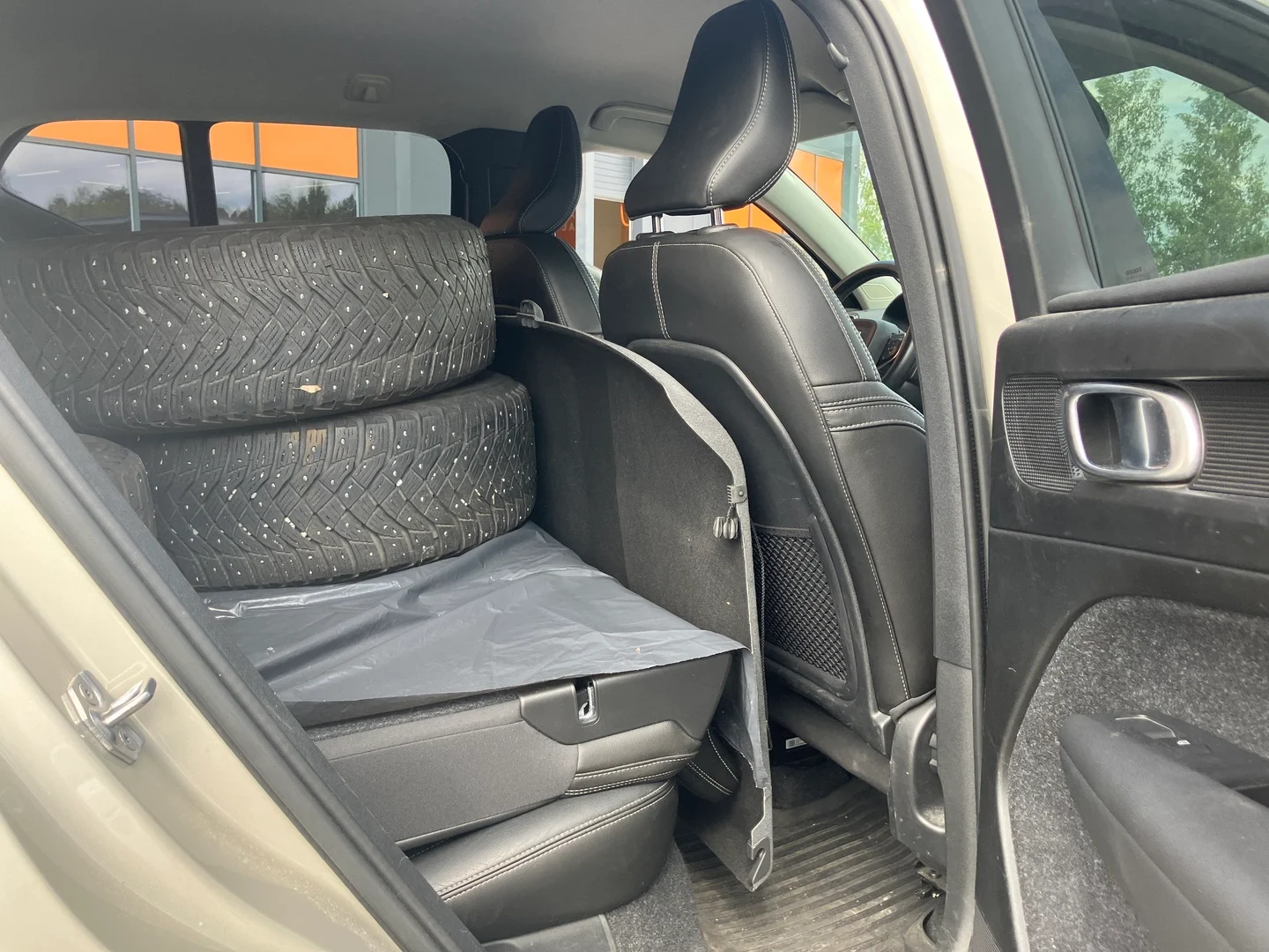 Car Image - 6PCozKguEvCtYHEvqdO3oS