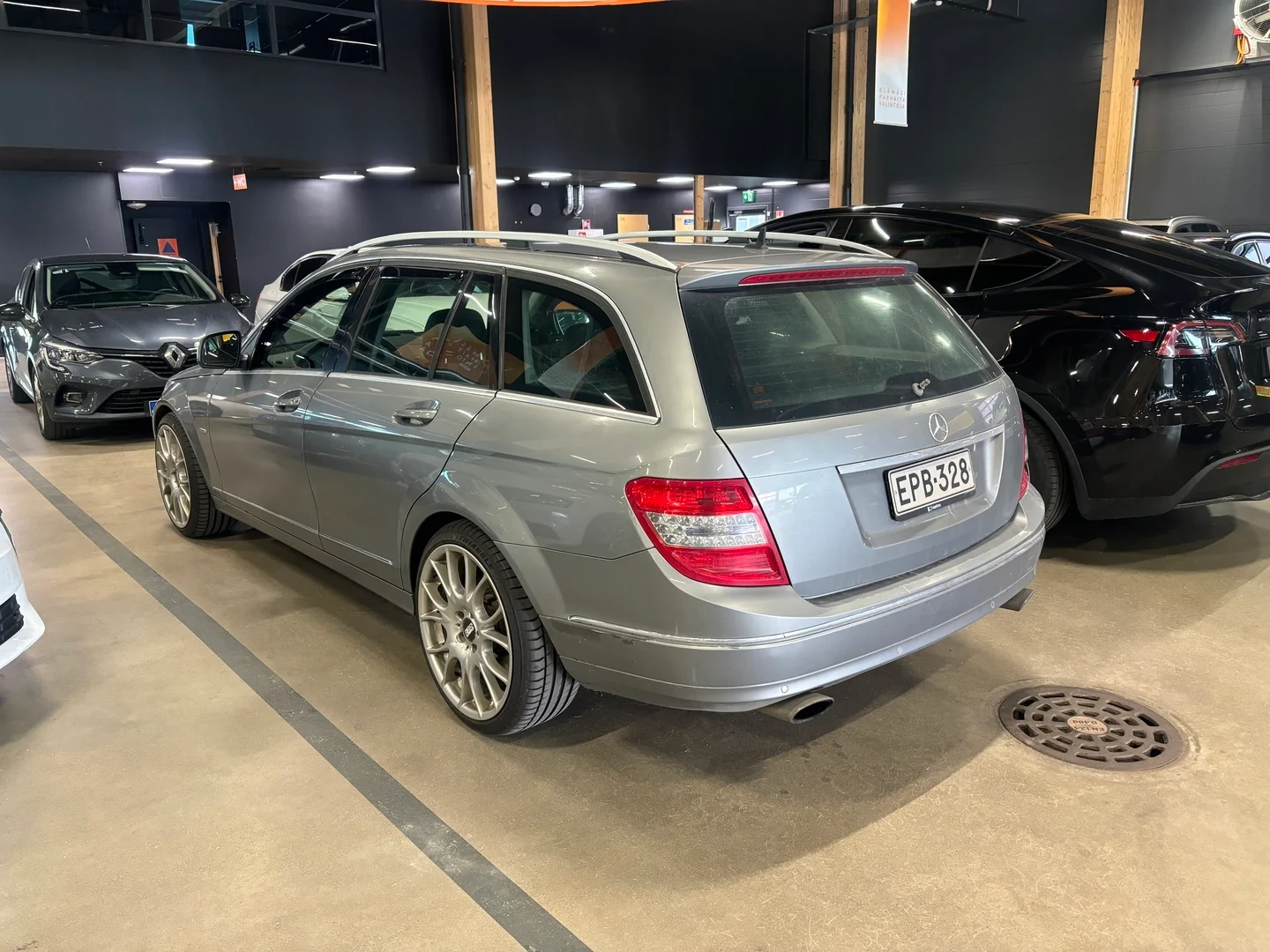 Car Image - 411w4RoKNSBzLrOrPc5Dz5