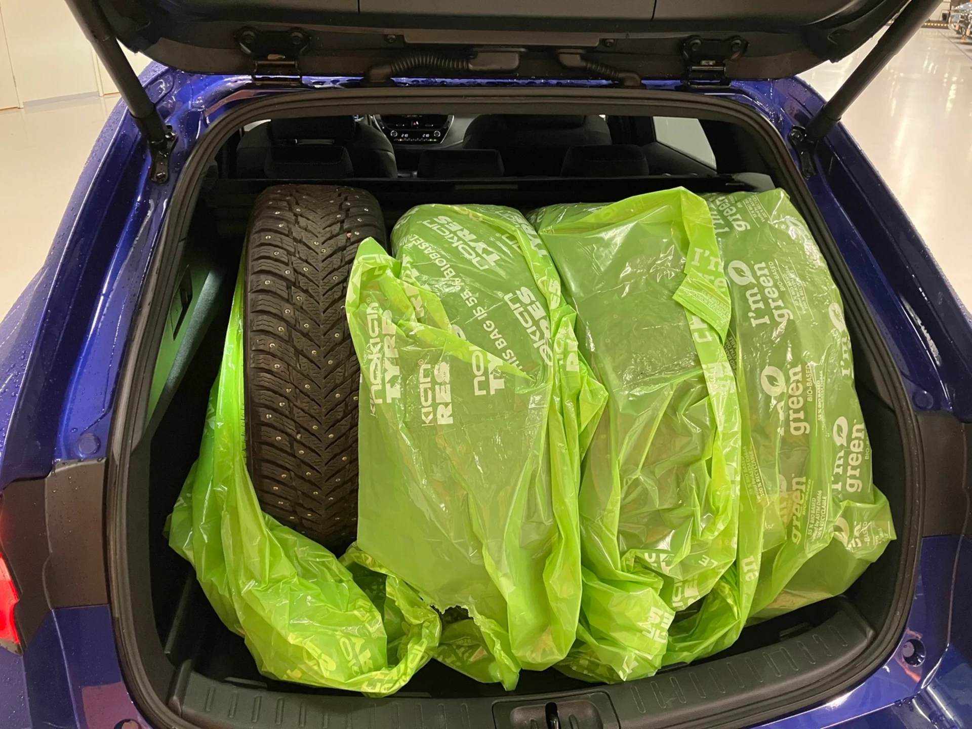 Car Image - 7FXlMs0eKyK6gtWnE5zmf3