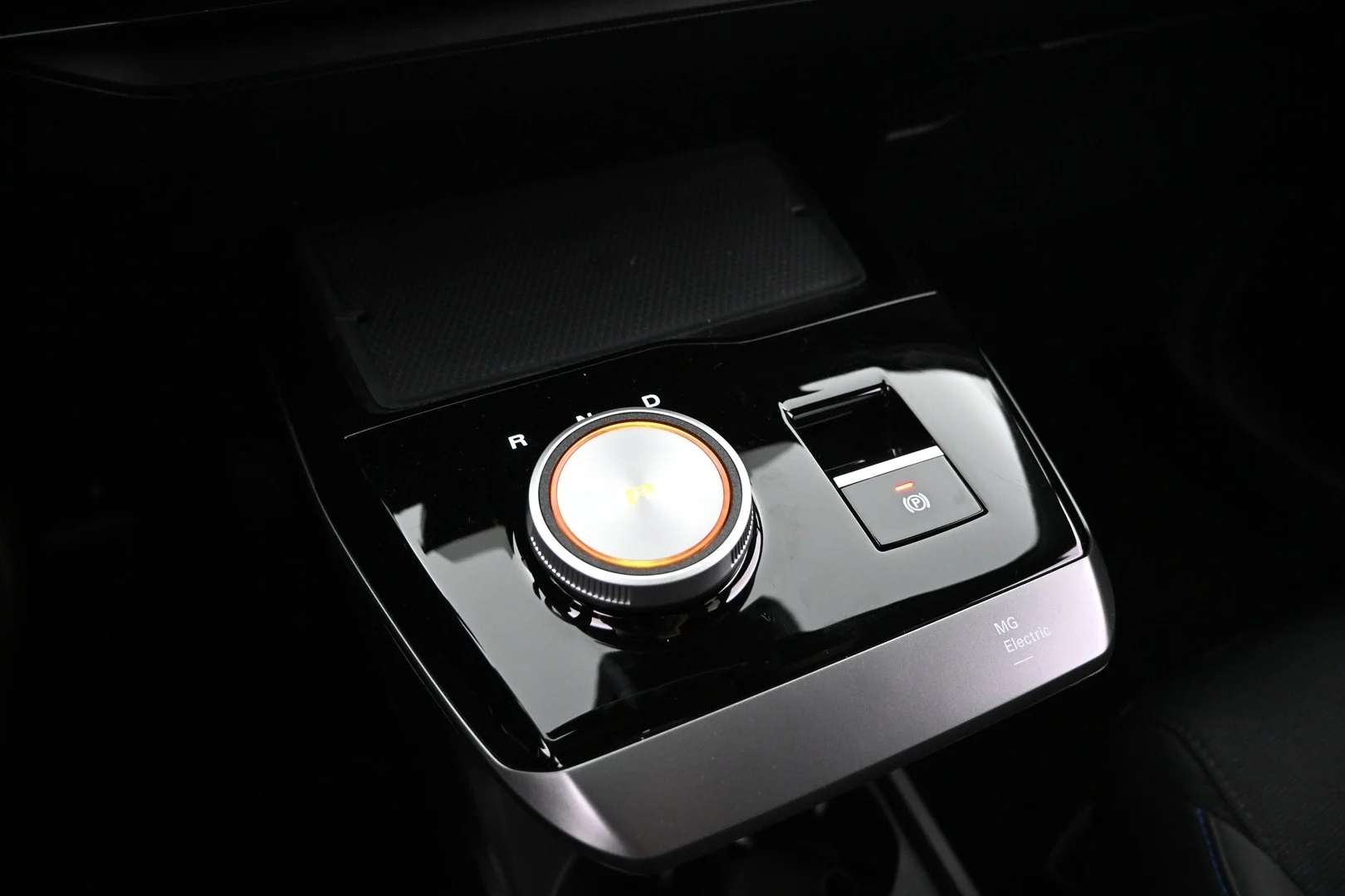 Car Image - 30vxHWsUxVitL39aeSWGqL