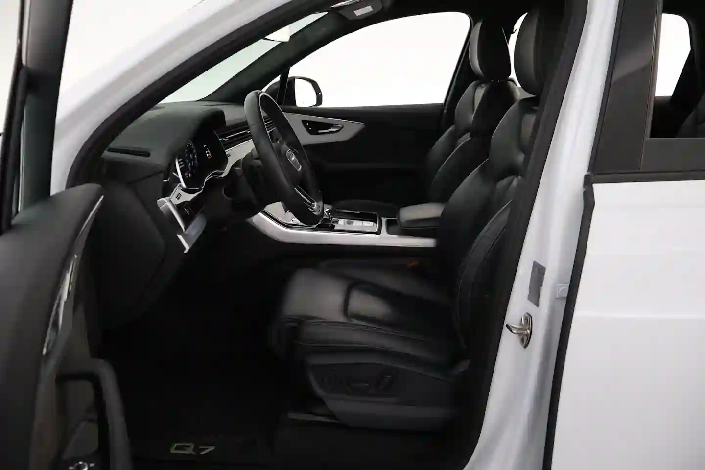Car Image - 3zCw0Sth6BKwiQeEWDL33D