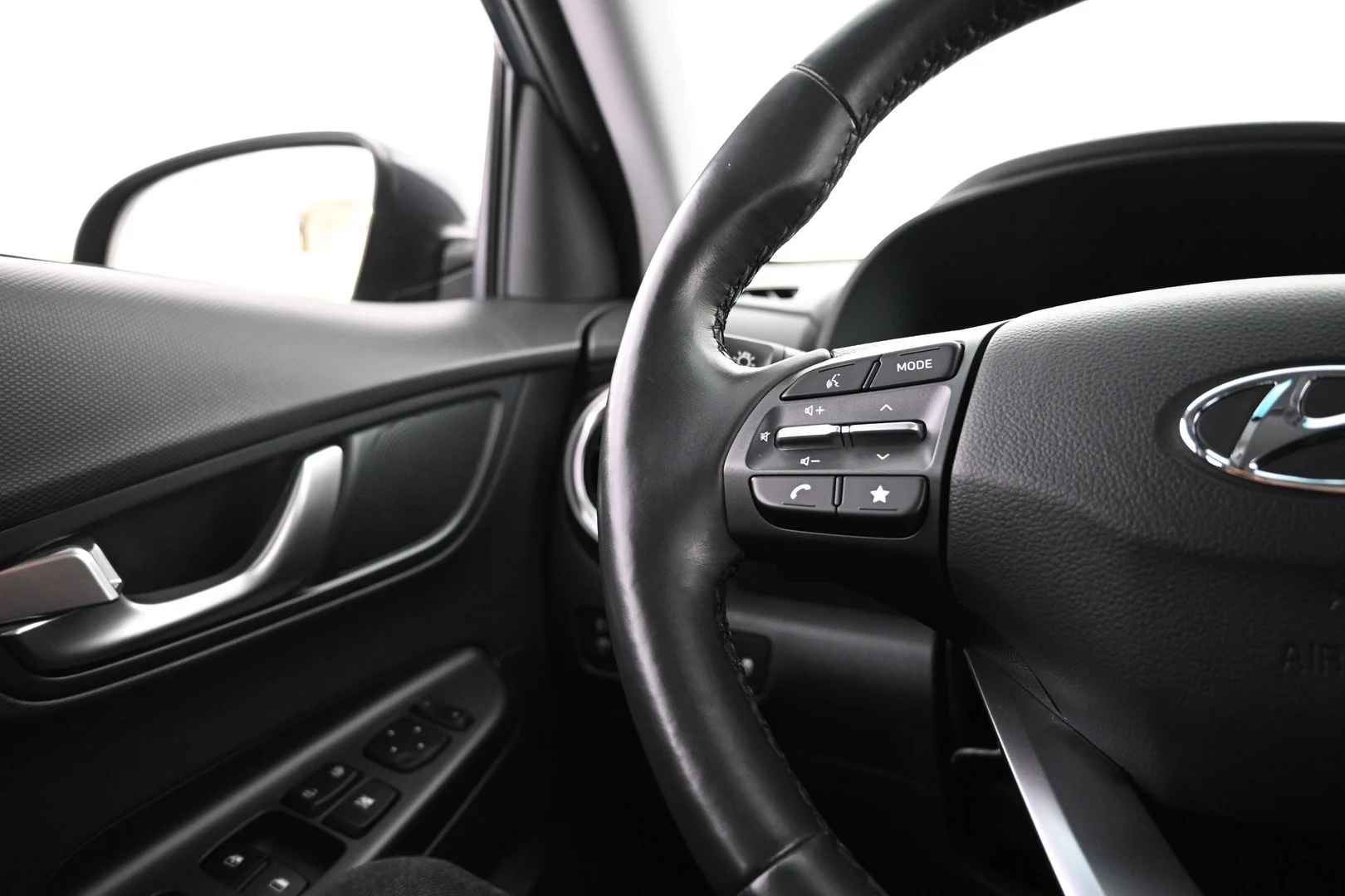 Car Image - 4sVLSFlP3yCIEfWAzC37Qo