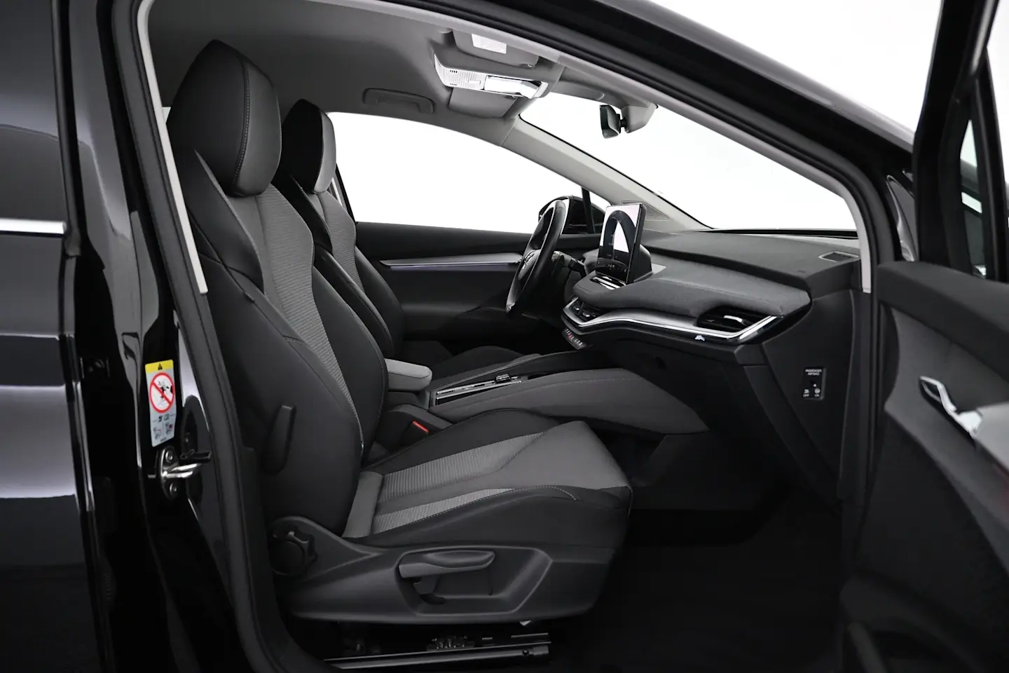 Car Image - 5l7FdlWryoDF9RRcmTrVnU