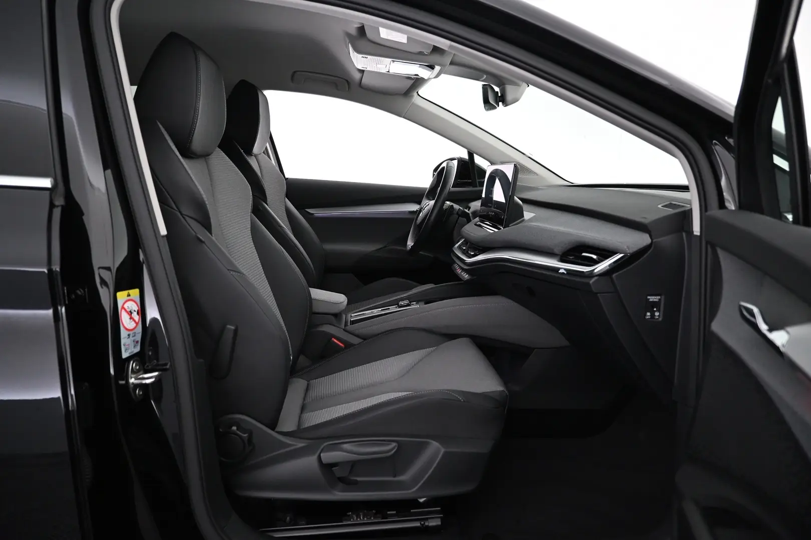Car Image - 5l7FdlWryoDF9RRcmTrVnU