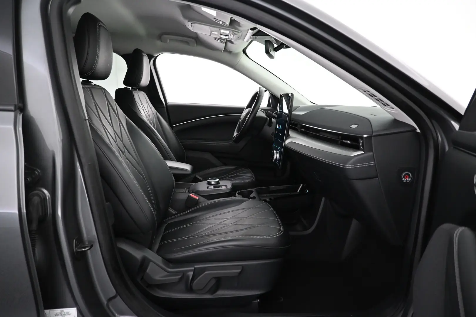 Car Image - hZI8uZSARoPK41Y4heJYo