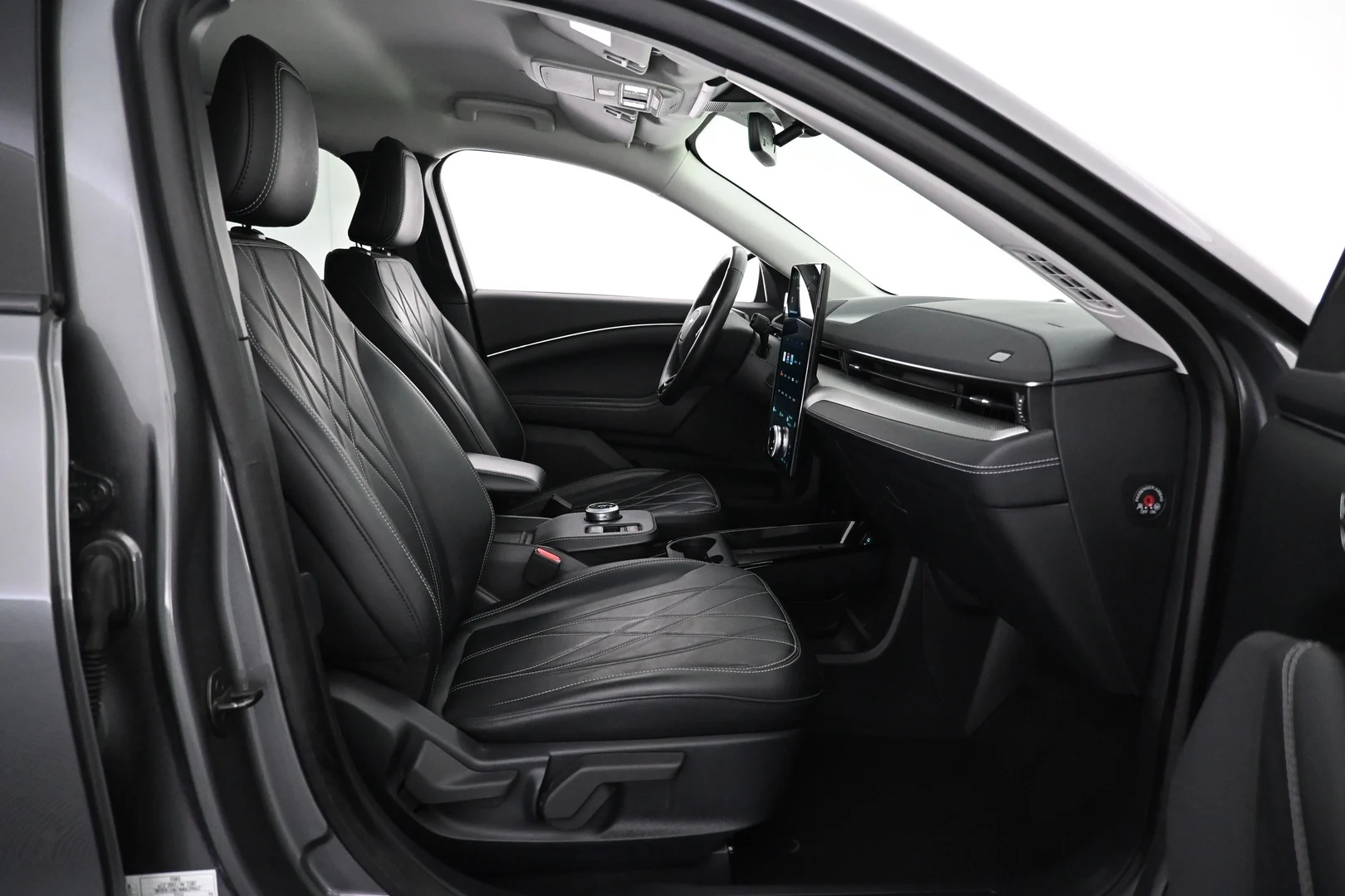 Car Image - hZI8uZSARoPK41Y4heJYo