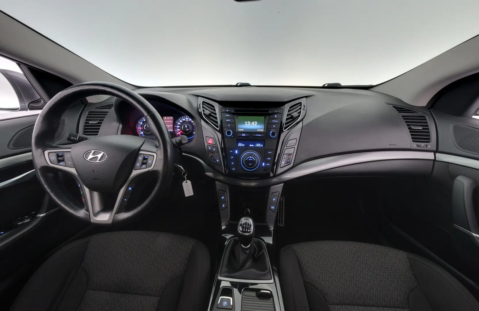 Car Image - 7dv3yMx4UUSjjtZIjoiZXR