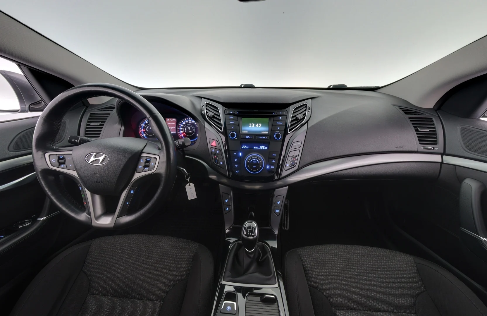 Car Image - 7dv3yMx4UUSjjtZIjoiZXR