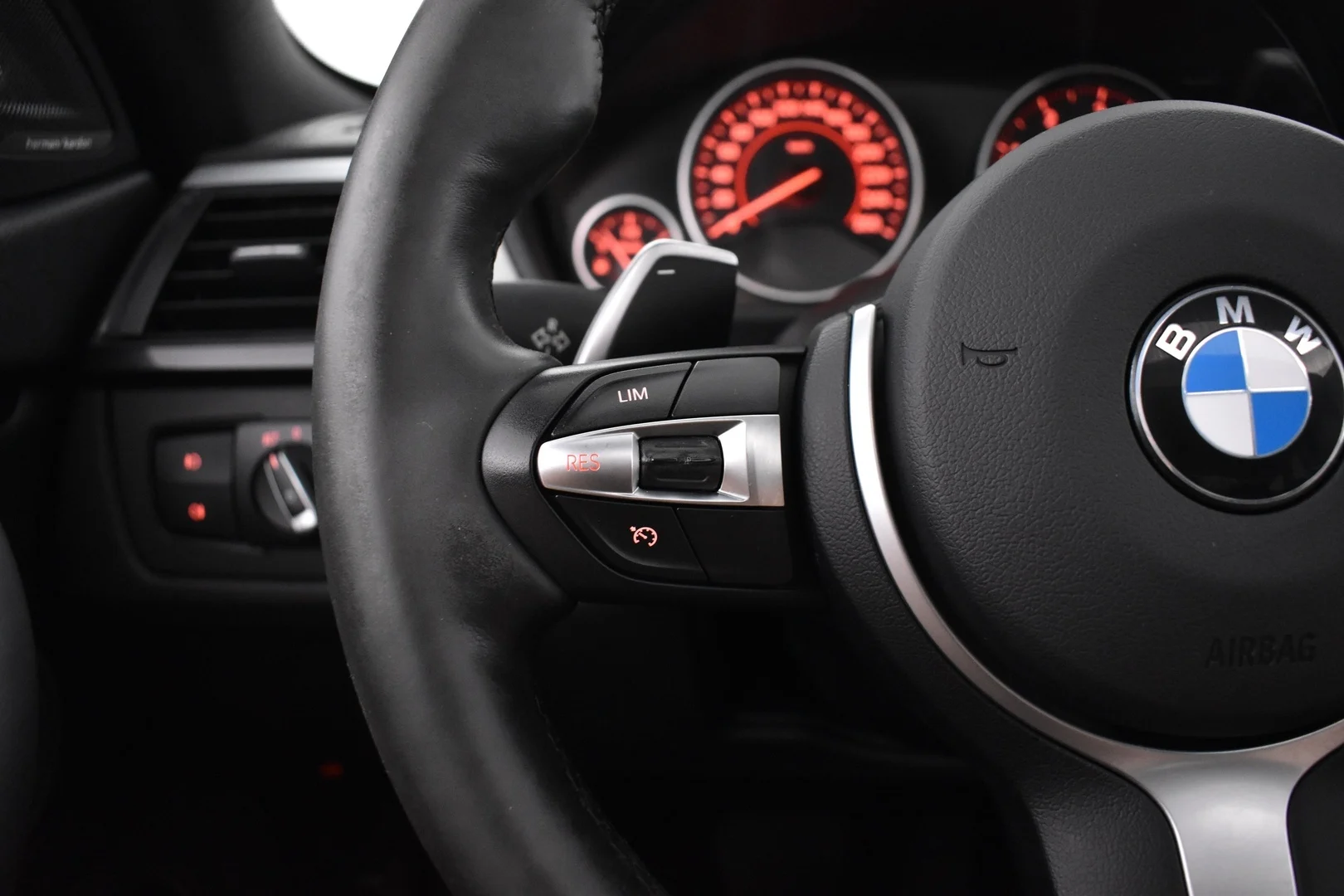 Car Image - 4w0cXYo4YtfZScTXP9ZzLh