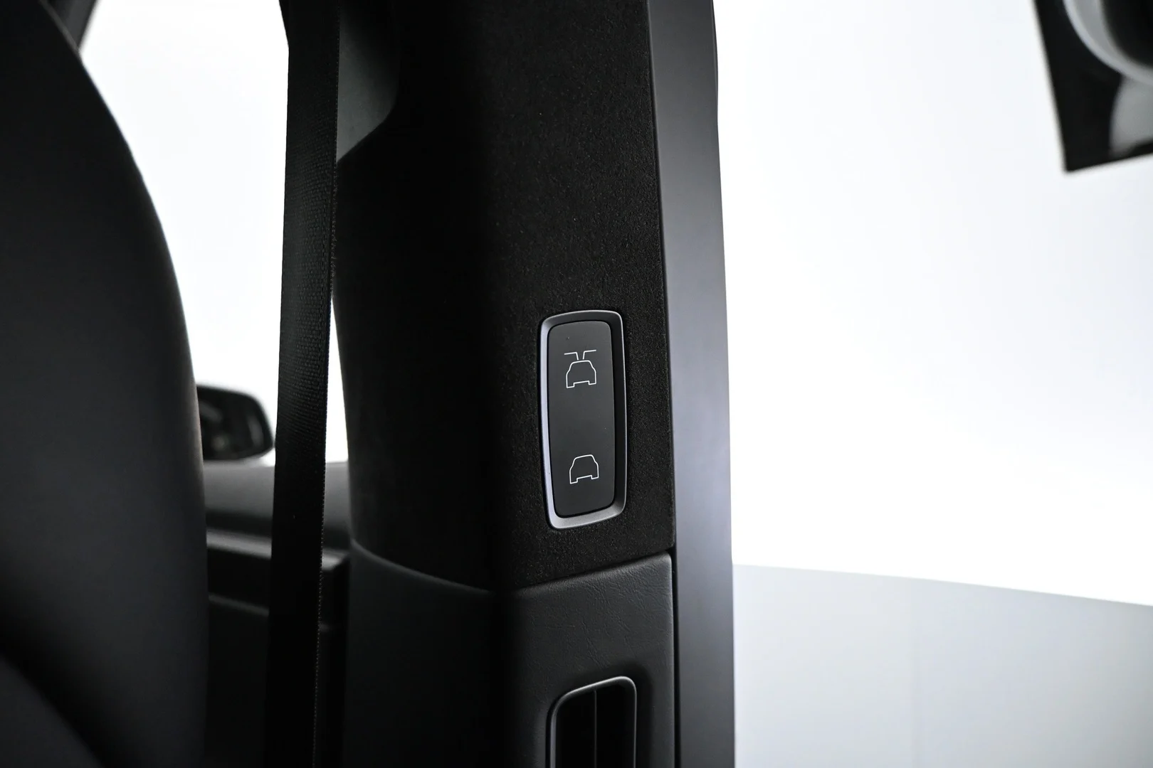 Car Image - 3stmhi3L6jjZI0UPXJ6BpL