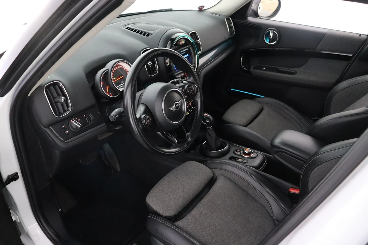 Car Image - 3mmf67eePqCaNEiIvj4zZX