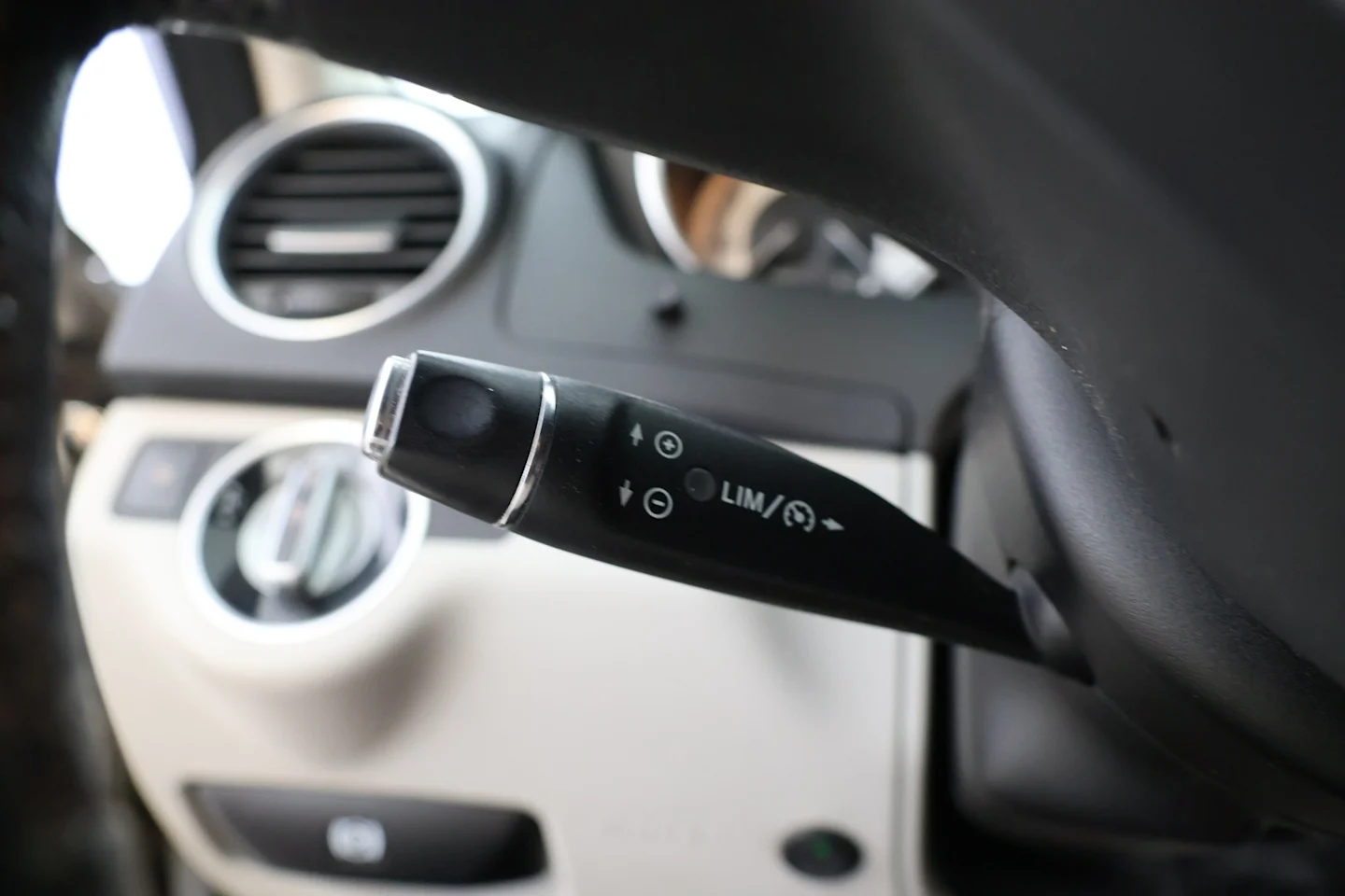 Car Image - 3OH0vimDN4cFyHNJEpuF6Y