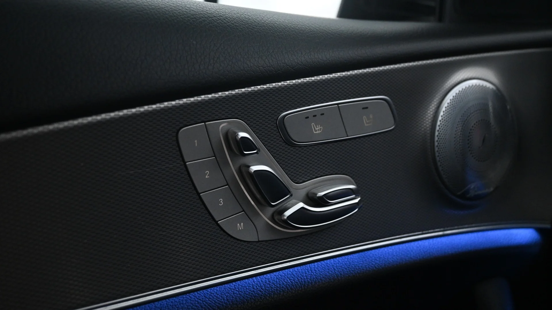 Car Image - 1S9xHCUVZVRDKrLVVogshs