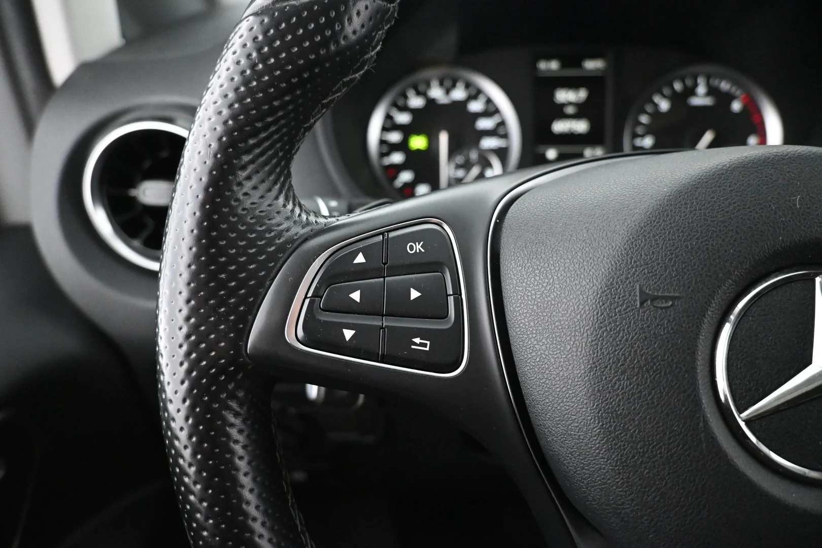 Car Image - 4JClf4nePNIpRQNDwoAU29