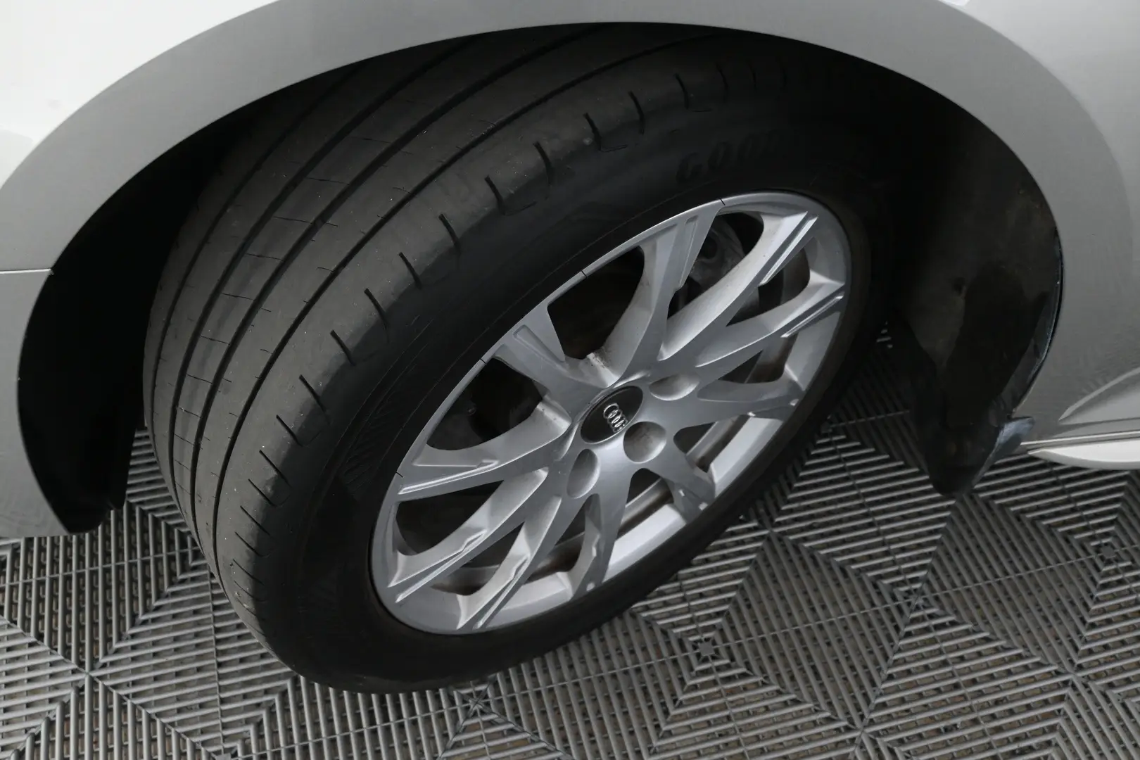 Car Image - 4XCgPPnmjDRQHKhImC2Vqv