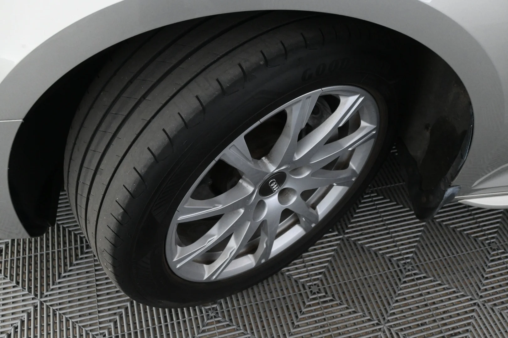 Car Image - 4XCgPPnmjDRQHKhImC2Vqv