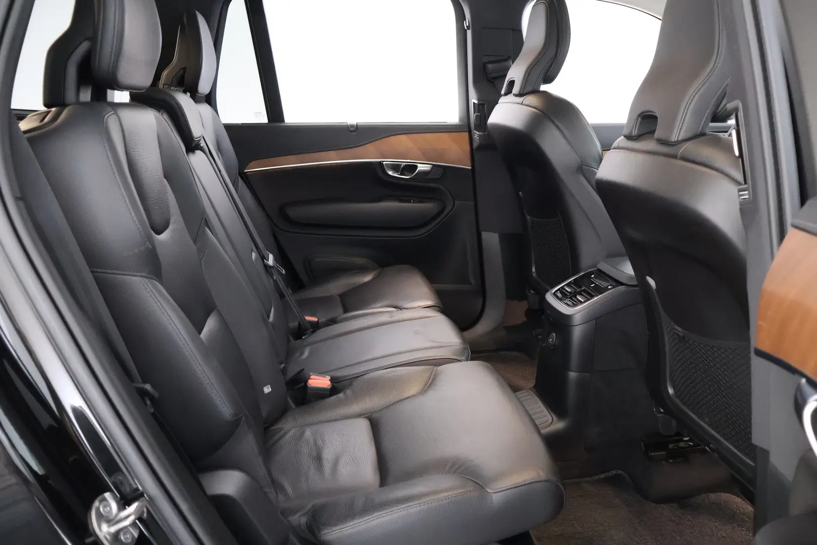 Car Image - 3tNxV0jiomKrE6qTfGiJLz